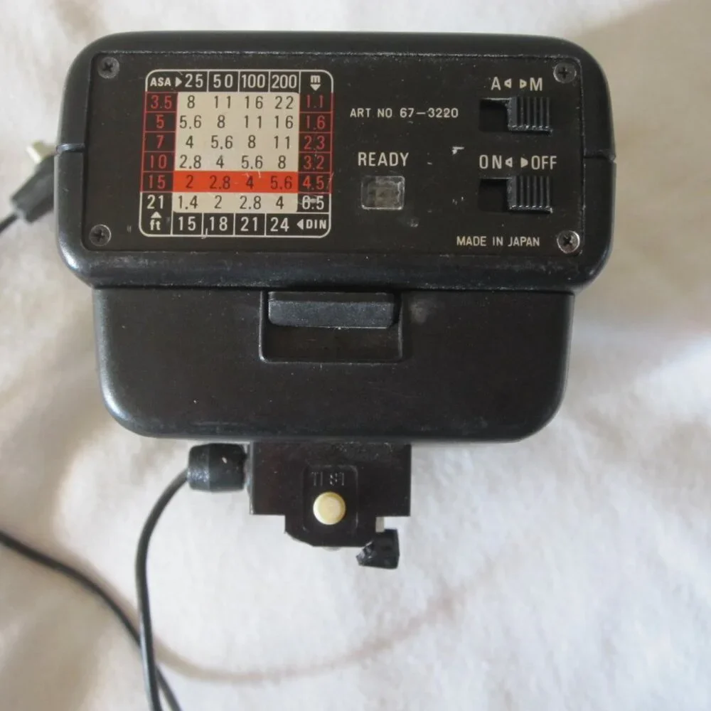 vintage Montgomery Ward Automatic Camera Flash, Model: 67-3220